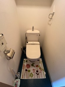 ローシルエットで足元までスリムなフォルムのTOTO GG 港区N様邸 ローシルエットで足元までスリムなフォルムのTOTO GG 港区N様邸